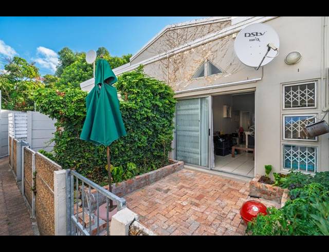 1 BEDROOM APARTMENT FOR SALE IN KENILWORTH